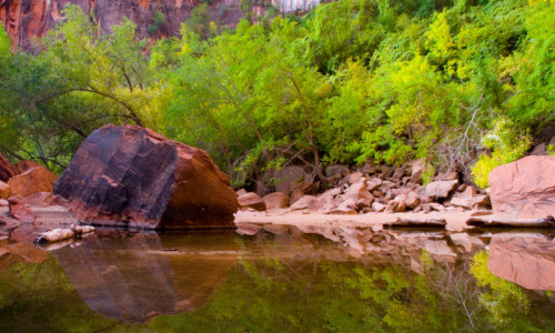 Middle Emerald Pools Trail
